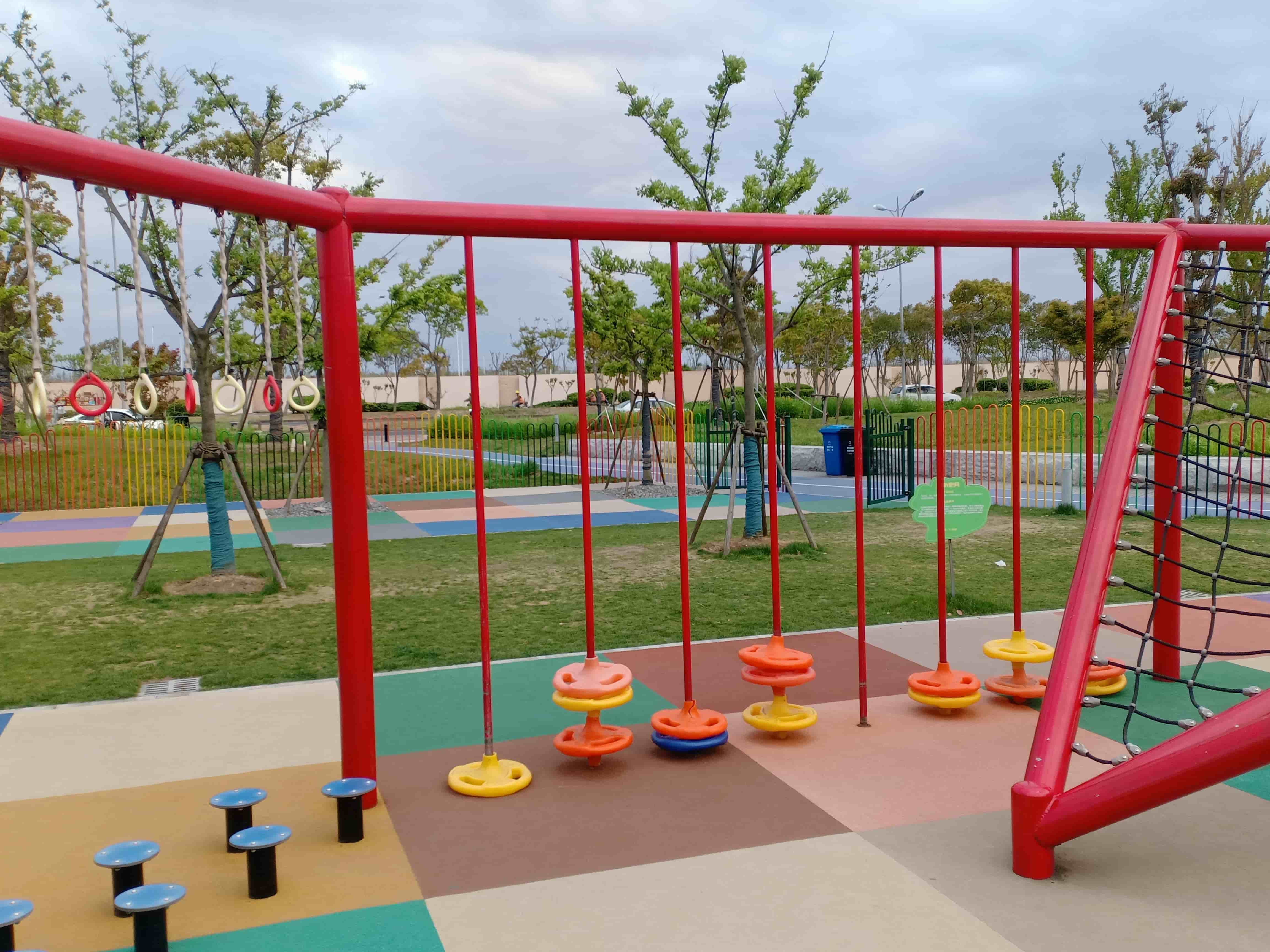 游樂(lè)設(shè)備